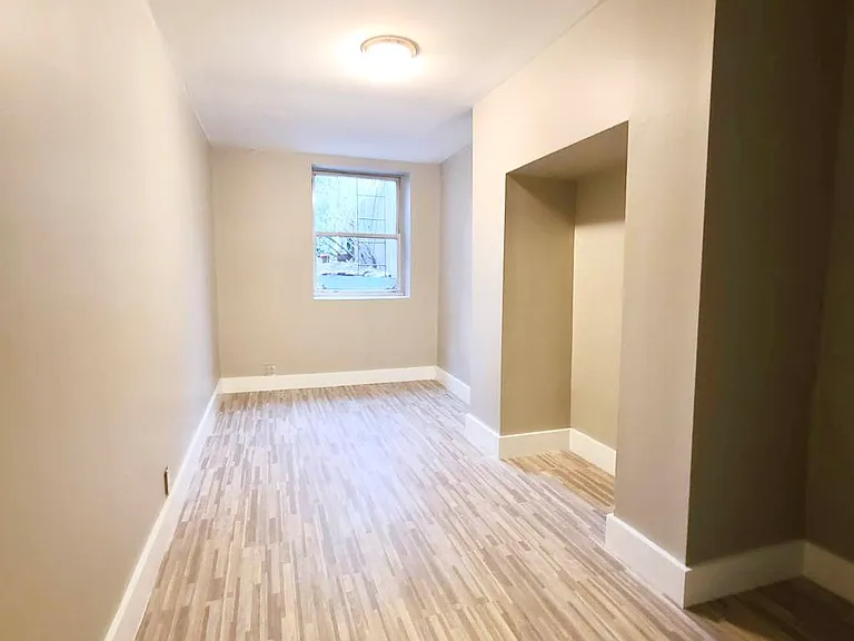 130 S 2nd St #1 — Photo 8