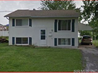 1004 W Nixon Dr, O'Fallon, IL 62269