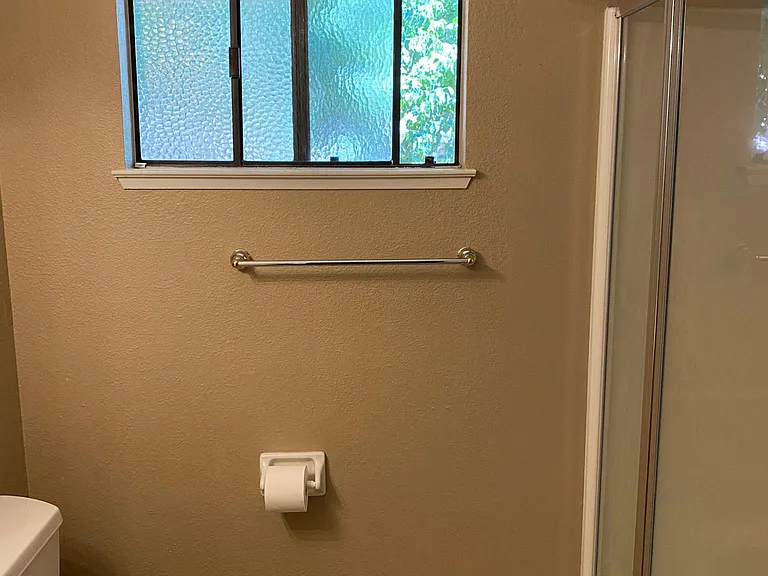 Primary suite full bath