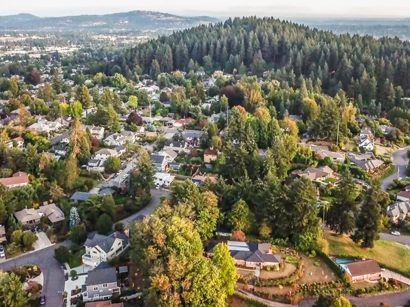 SE Ash Pl, Portland, OR 97215