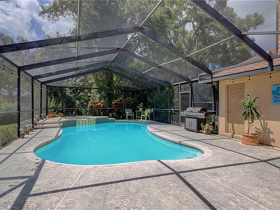3rd image of 1824 Laurence Ct