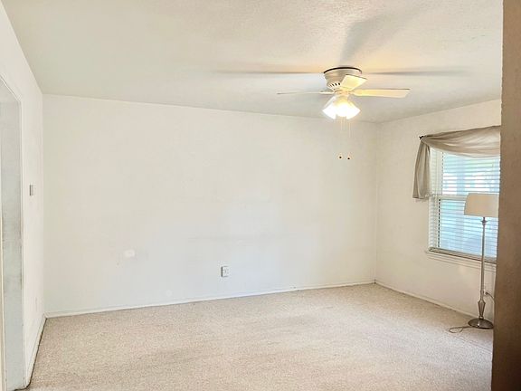 3rd image of 2414 Himes St