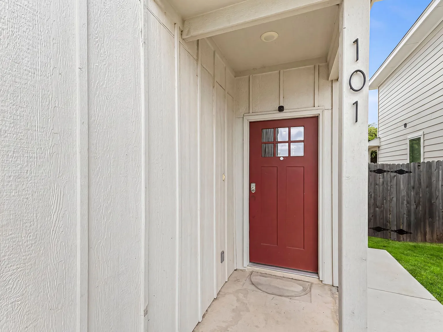 3 bed, 2.5 bath, 1356 sqft, $1,650 — Photo 2