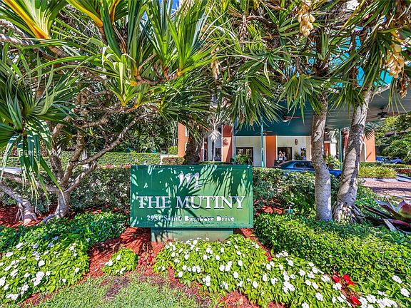 4th image of 2951 S Bayshore Dr #215