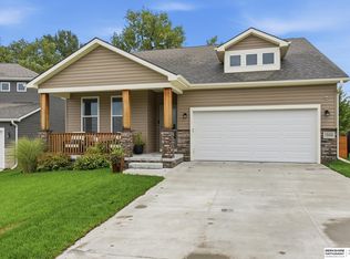 18406 Emiline St, Omaha, NE 68136