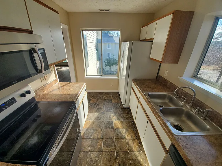 3374-24 Galleria Pl — Photo 10