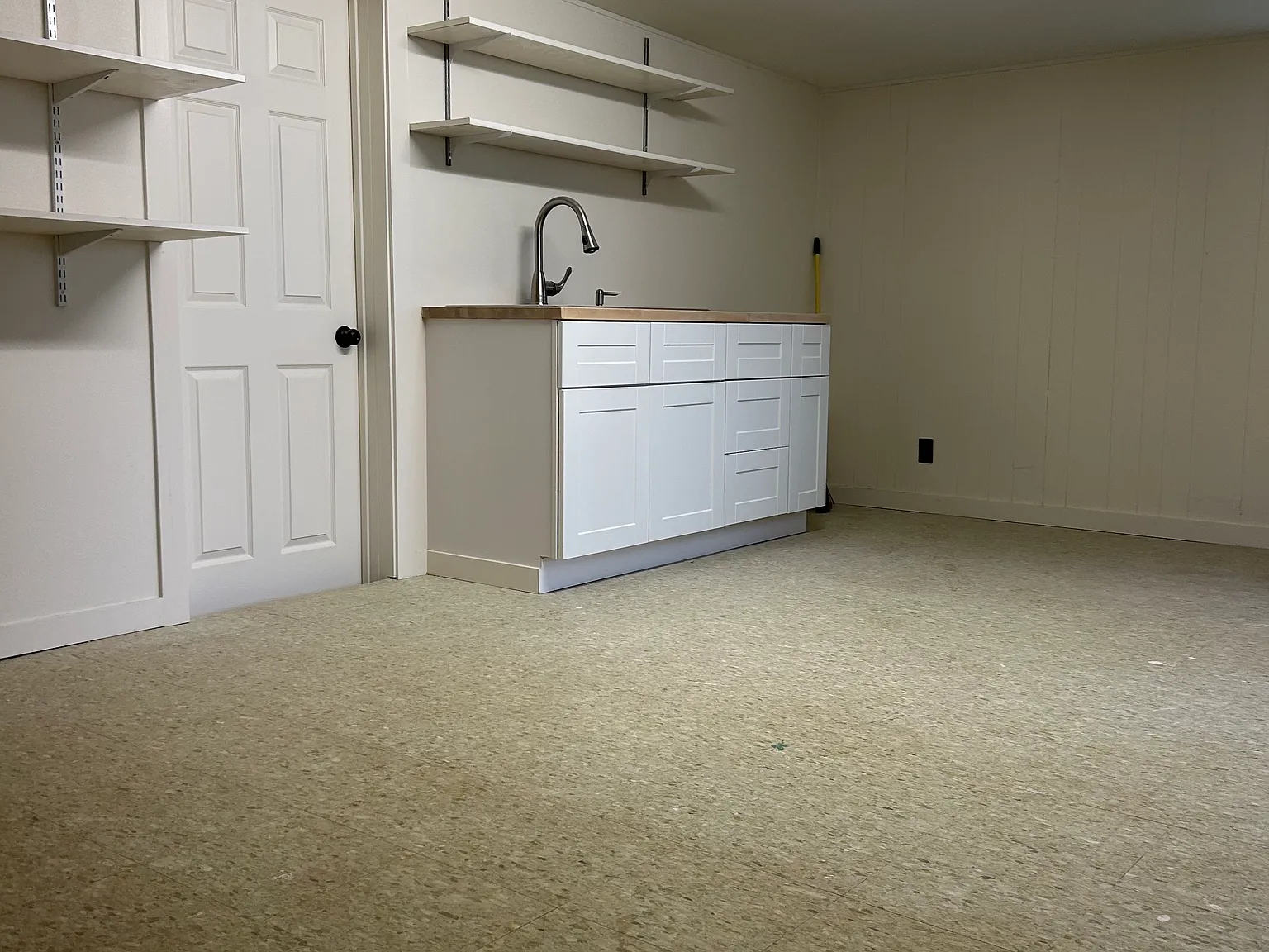 2 bed, 580 sqft, $2,200 — Photo 3