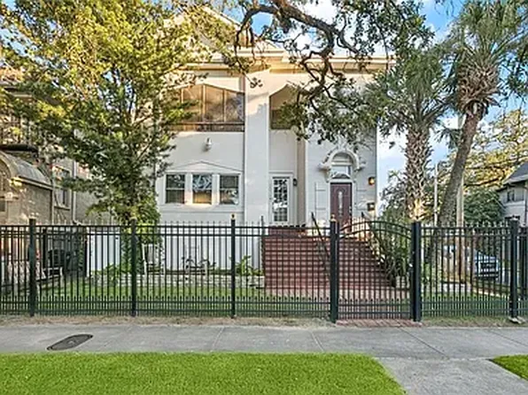 2003 S Carrollton Ave #2, New Orleans, LA 70118