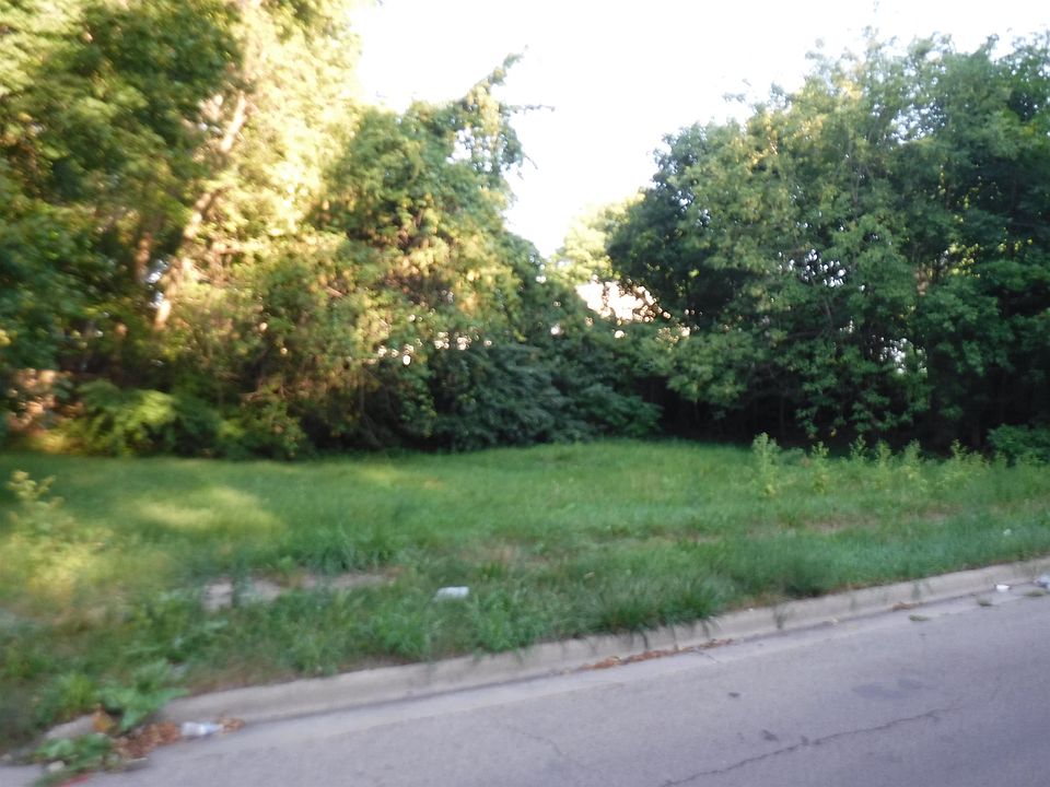 1st image of 715 Bluefield St