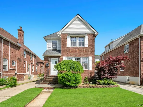 65 Bixley Heath, Lynbrook, NY 11563