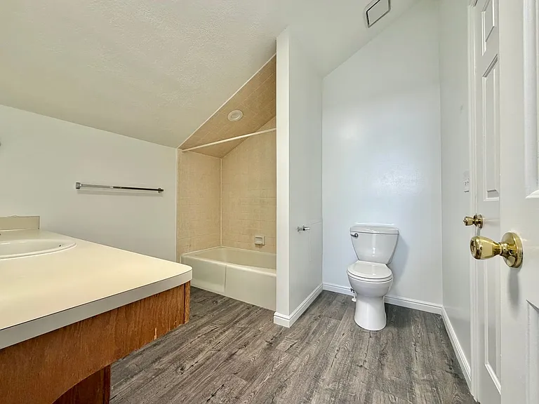 1091 & 1099 W Shepard Ln — Photo 17