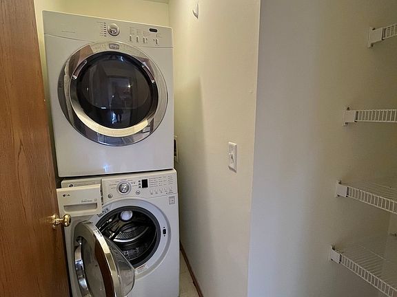 4th image of 300 E 2nd St
