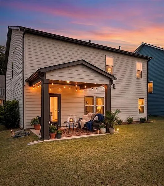 5 bed, 4.0 bath, 2814 sqft, $2,600 — Photo 2