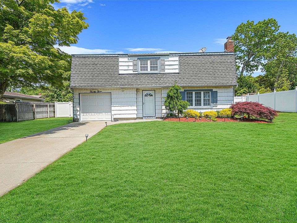 1st image of 23 Huxley Ln