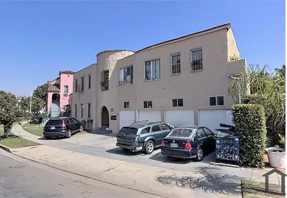 1072 Leonard Ave