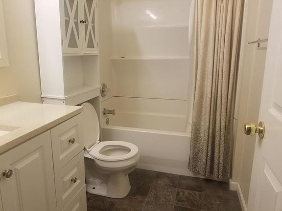 5th image of 134 Marquette St #403