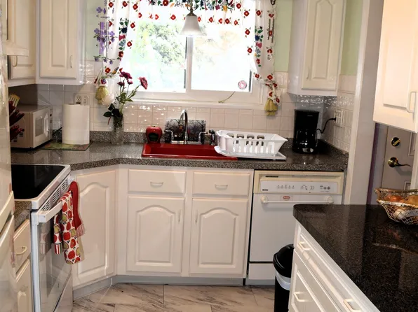 14 Tamarack Lane #14, Woodbury, CT 06798