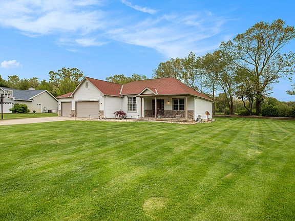 5th image of 157 Gull Pointe Dr