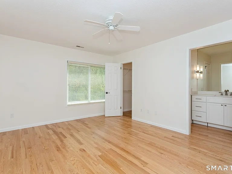 33 Strathmore Ln #33 — Photo 23