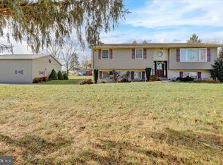 4 S Jonathan Dr, Myerstown, PA 17067