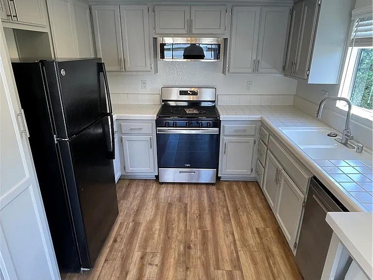 303 S Violet Ave #J — Photo 10