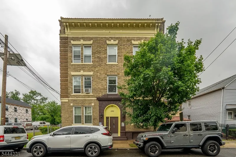 290 Ogden St
