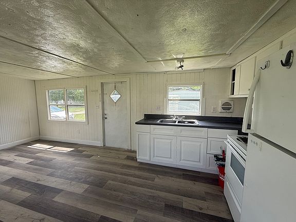 3rd image of 3245 E Main St #22