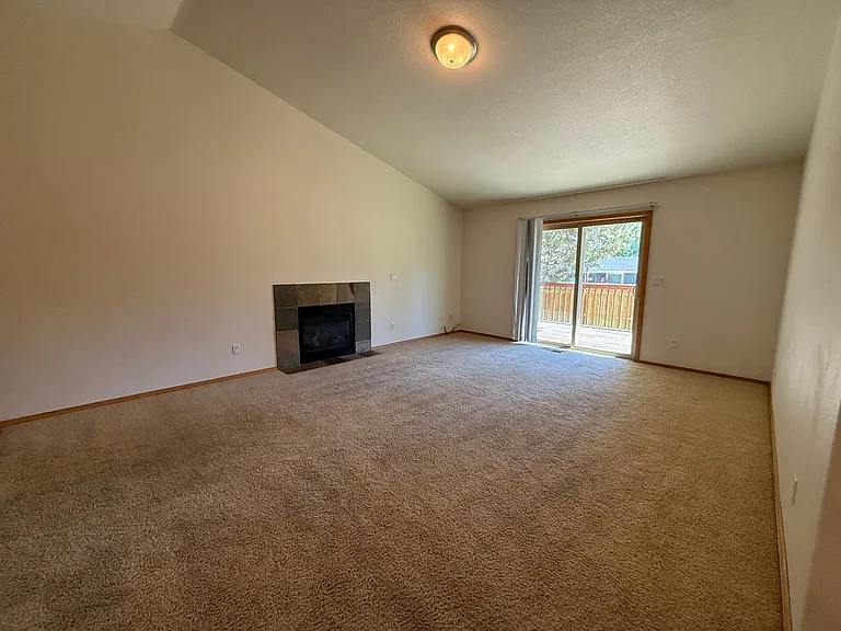 20591 Conifer Ave — Photo 9