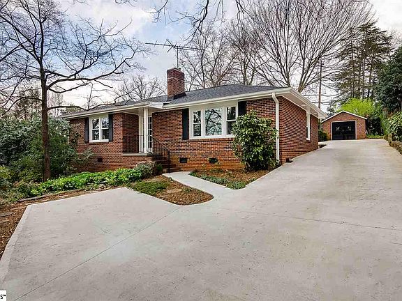 3rd image of 114 Ashford Ave