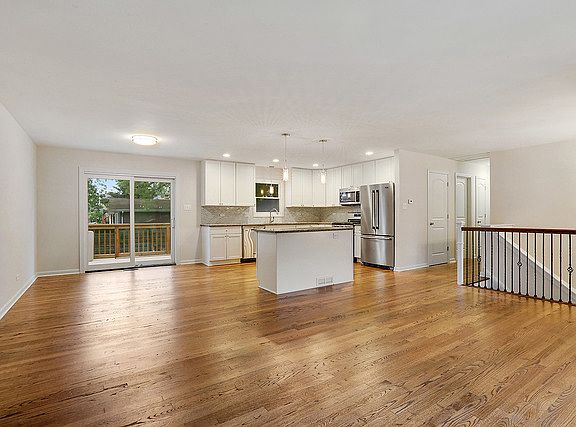 2nd image of 6035 Avalon Ave