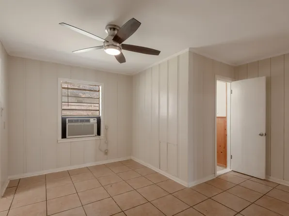 1412 22nd St #A, Huntsville, TX 77340