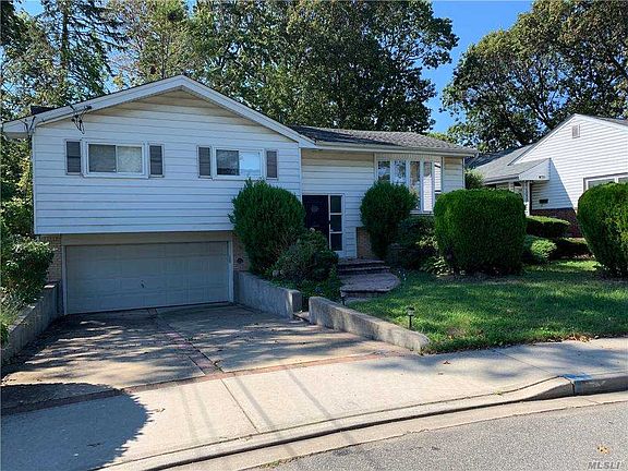 2nd image of 944 Derrick Adkins Ln
