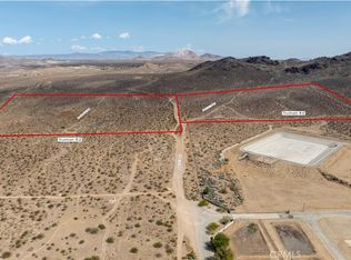 35 35th St W, Rosamond, CA 93560