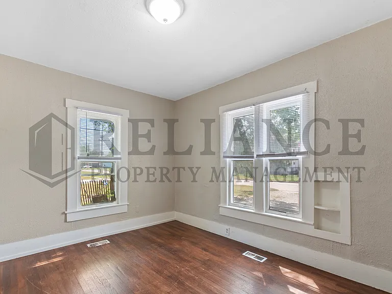 826 W Mentor Ave — Photo 11