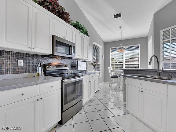 5th image of 15140 Royal Windsor Ln APT 1504