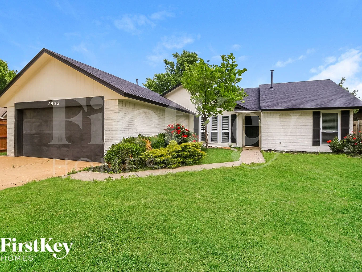 3 bed, 2.0 bath, 1410 sqft, $1,810 — Photo 2