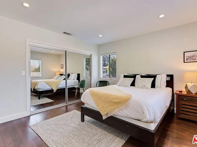 4411 Irvine Ave — Photo 19