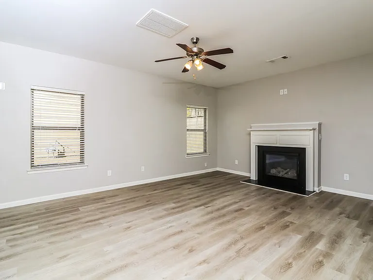 474 Cleburne Pl — Photo 5
