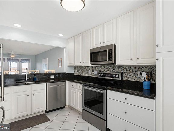 3rd image of 37171 Harbor Dr Unit 3902