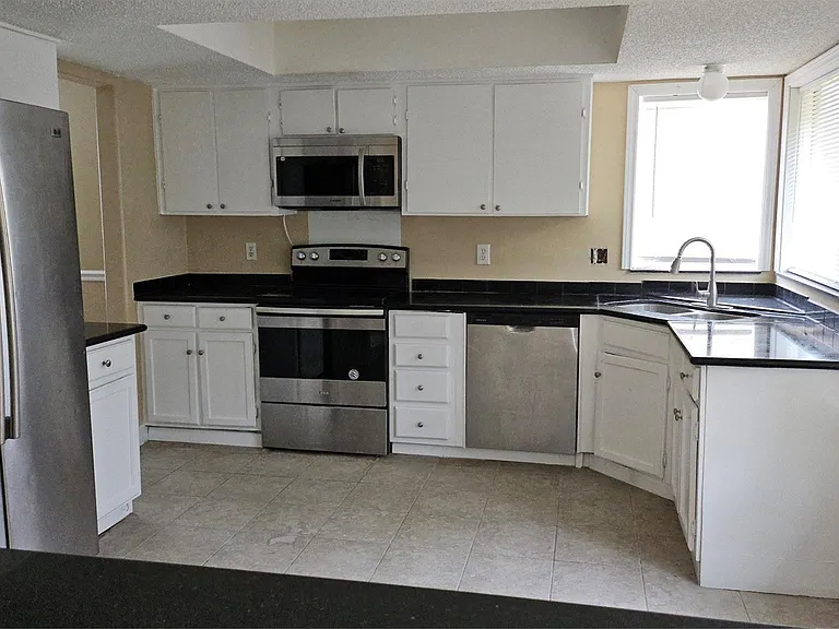 12807 Villawood Ln — Photo 4
