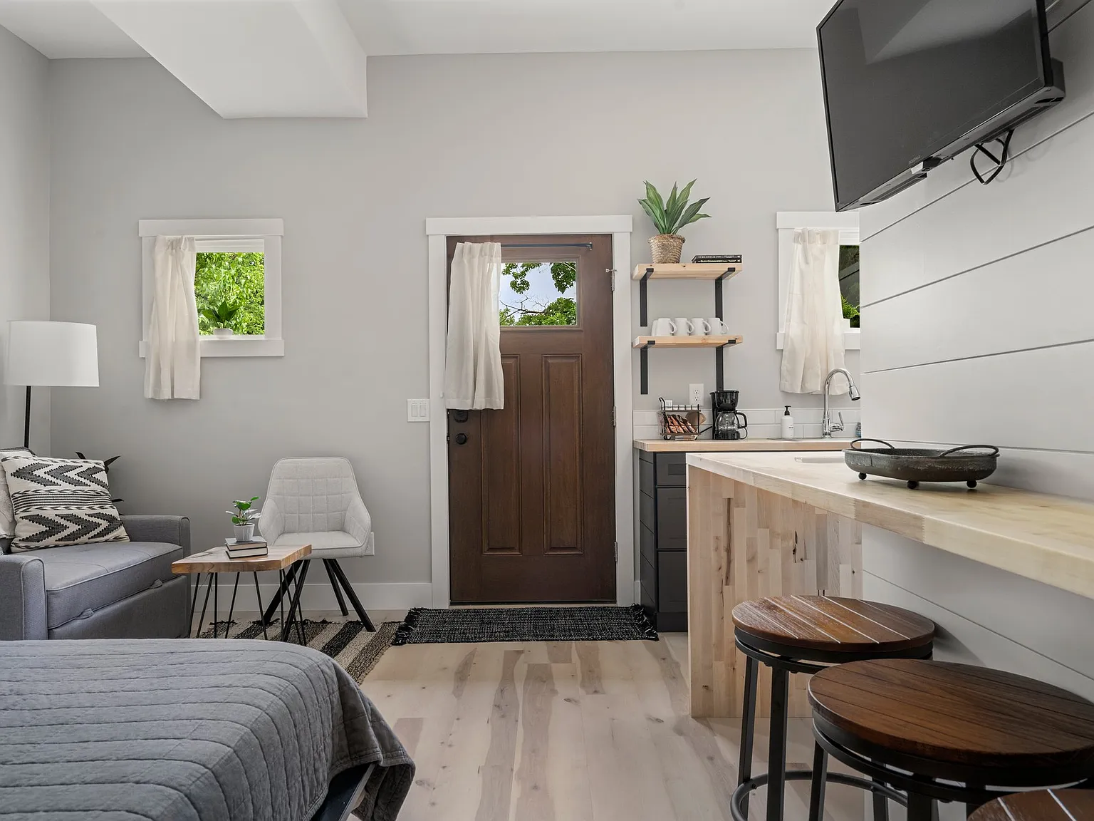 Studio, 355 sqft, $1,000 — Photo 2