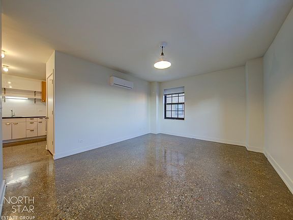 4th image of 1021 W Lawrence Ave #809