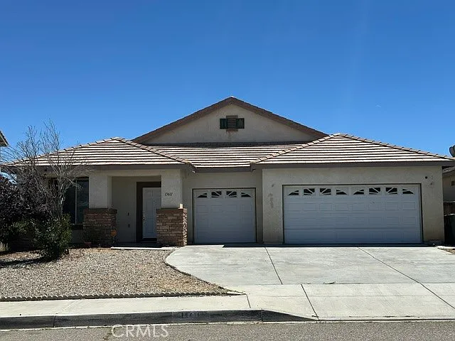 4 bed, 2156 sqft, $2,950 — Photo 1