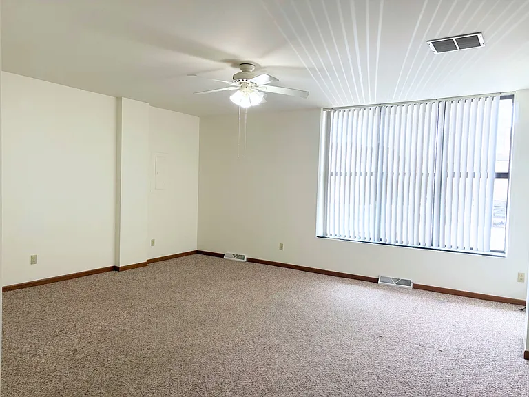 118-126 Oak St #104 — Photo 4