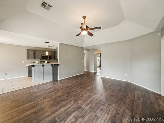 5th image of 4719 S 194th East Ave