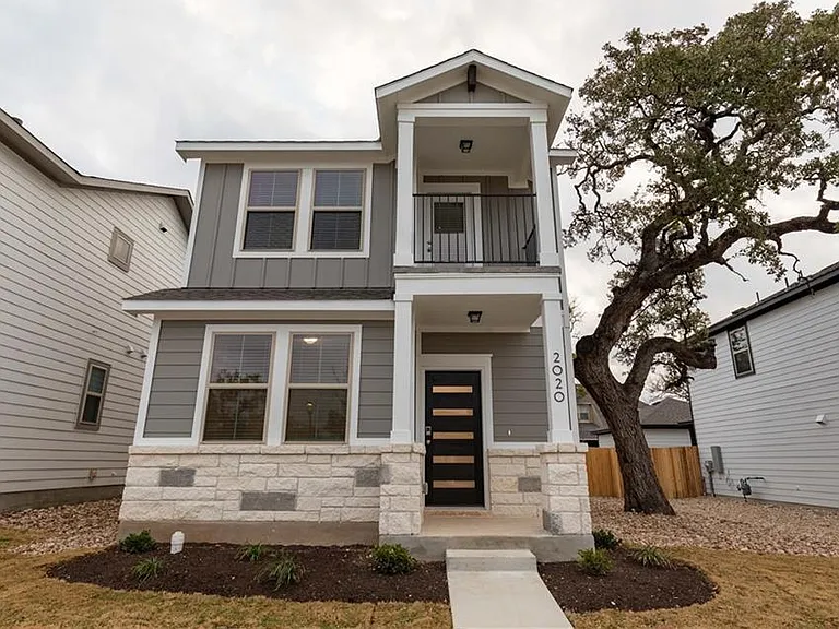 2020 Pecan Island Dr — Photo 1