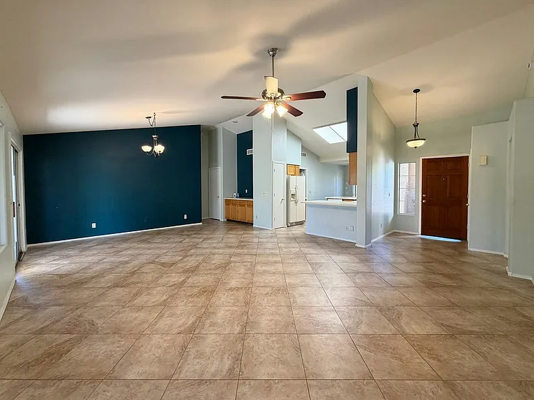 4207 E Juanita Ave — Photo 25