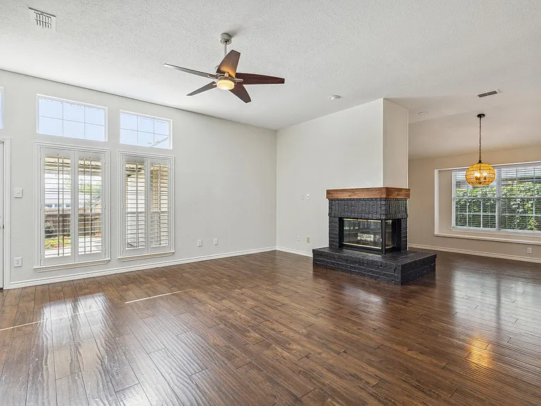 4305 Durango Ln — Photo 6