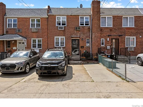 63-22 71st Street, Middle Village, NY 11379