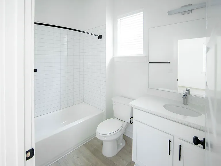Pre-Leasing For August 2026! — Photo 8